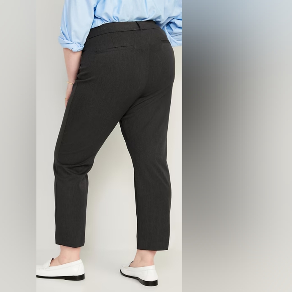🎉 SALE 🎉 NWT Old Navy High-Waisted Pixie Straight Pants - Picture 8 of 8